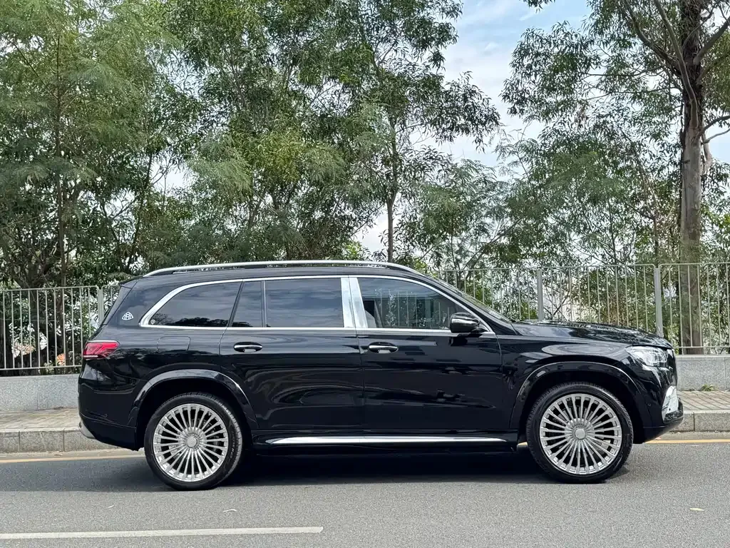 Mercedes-Benz GLS — фото 6