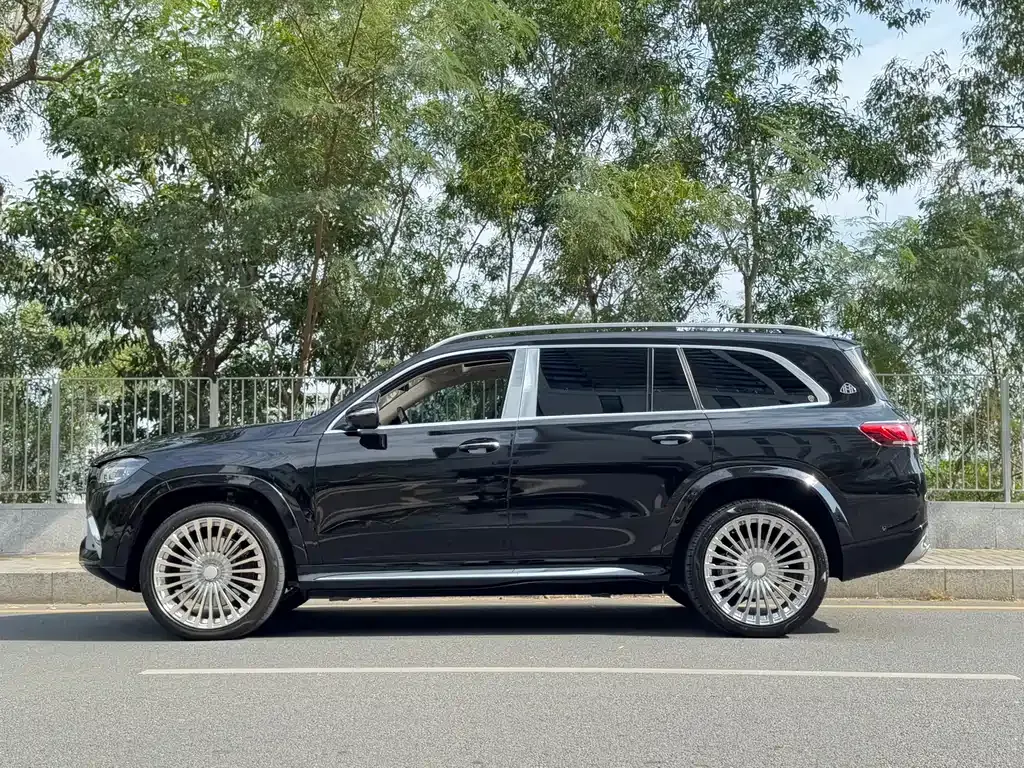 Mercedes-Benz GLS — фото 10