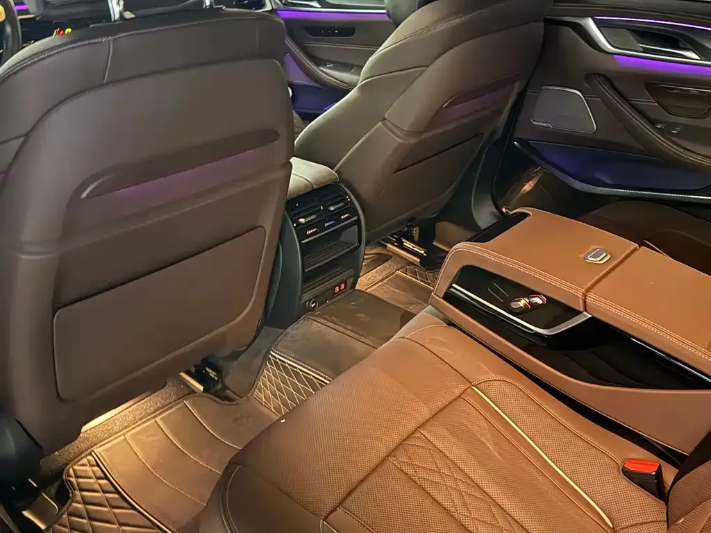 BMW 5 Series New Energy — фото 2