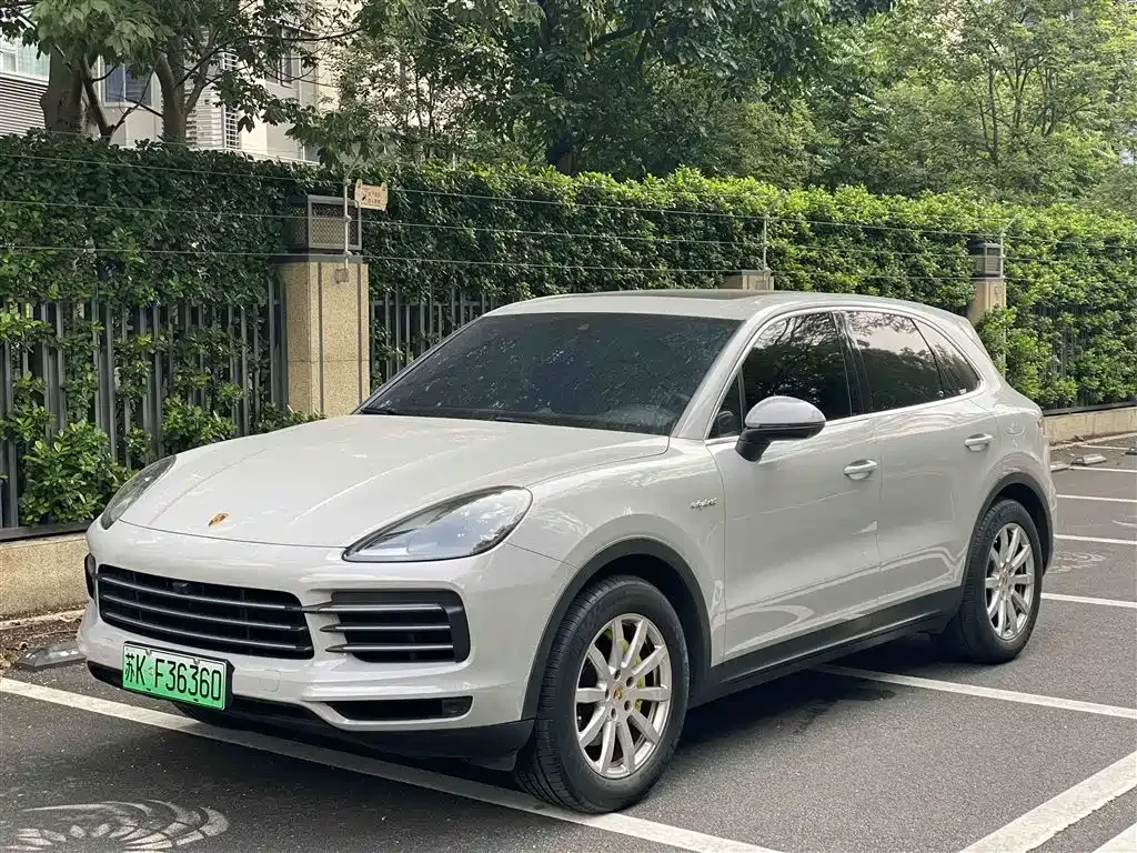 Porsche Cayenne Hybrid — фото 1