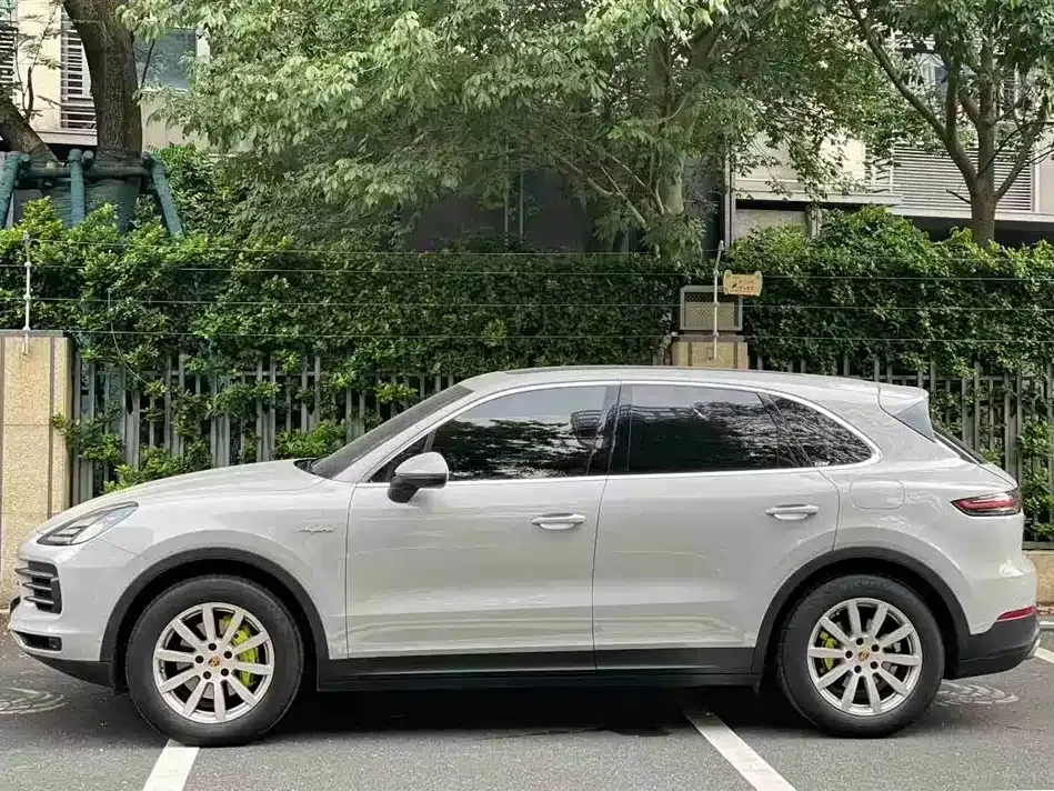 Porsche Cayenne Hybrid — фото 10
