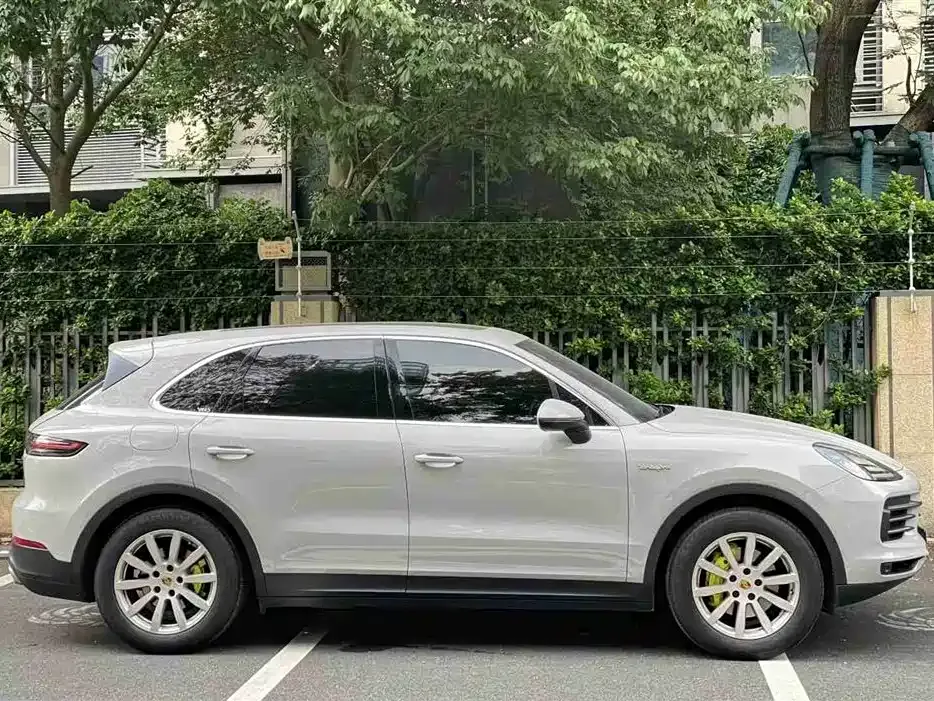 Porsche Cayenne Hybrid — фото 9