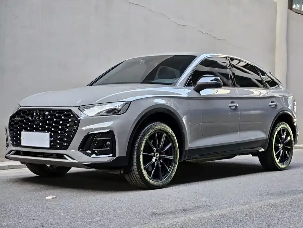 Audi Q5L Sportback — фото 1