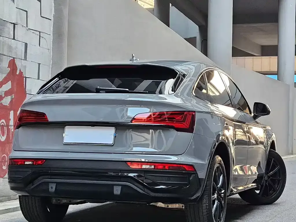 Audi Q5L Sportback — фото 7