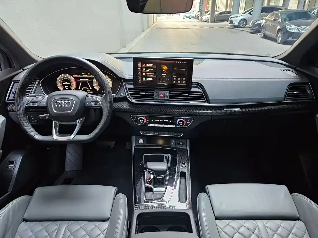 Audi Q5L Sportback — фото 2