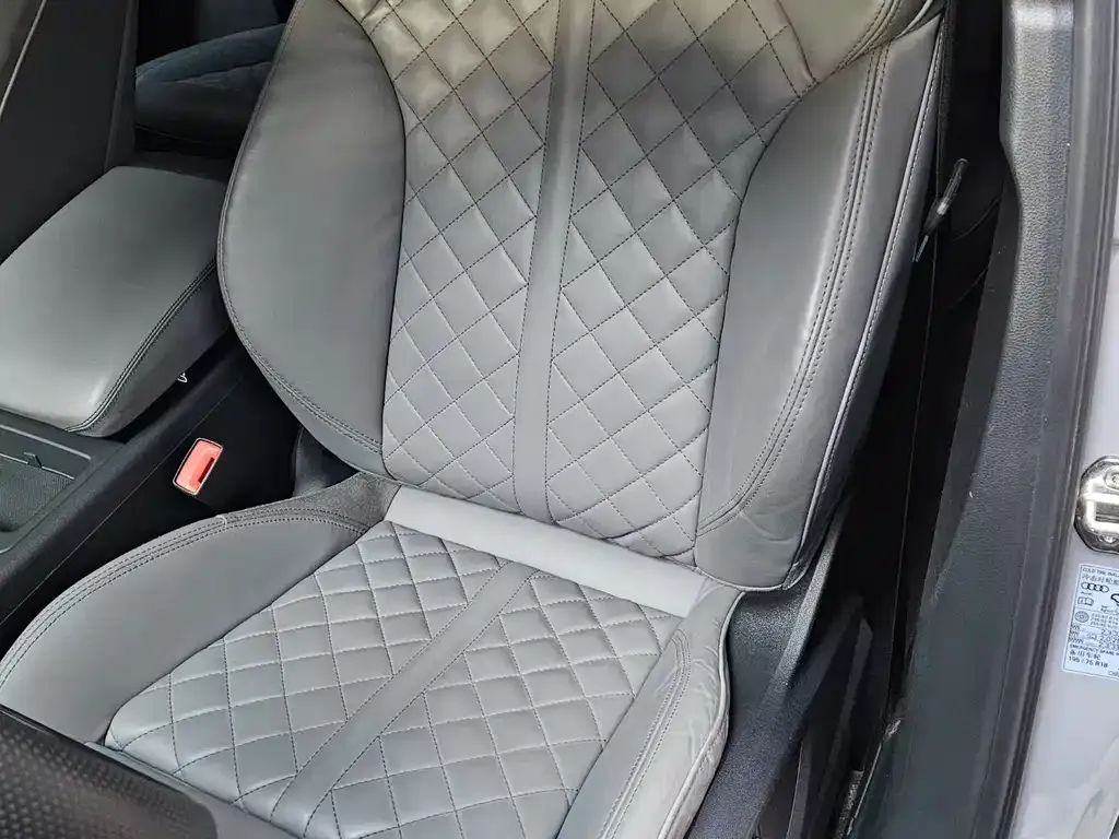 Audi Q5L Sportback — фото 9