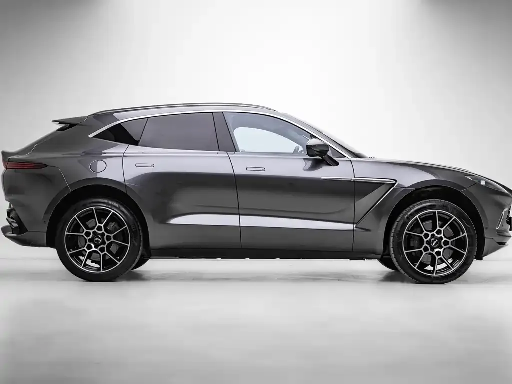 Aston Martin DBX — фото 7