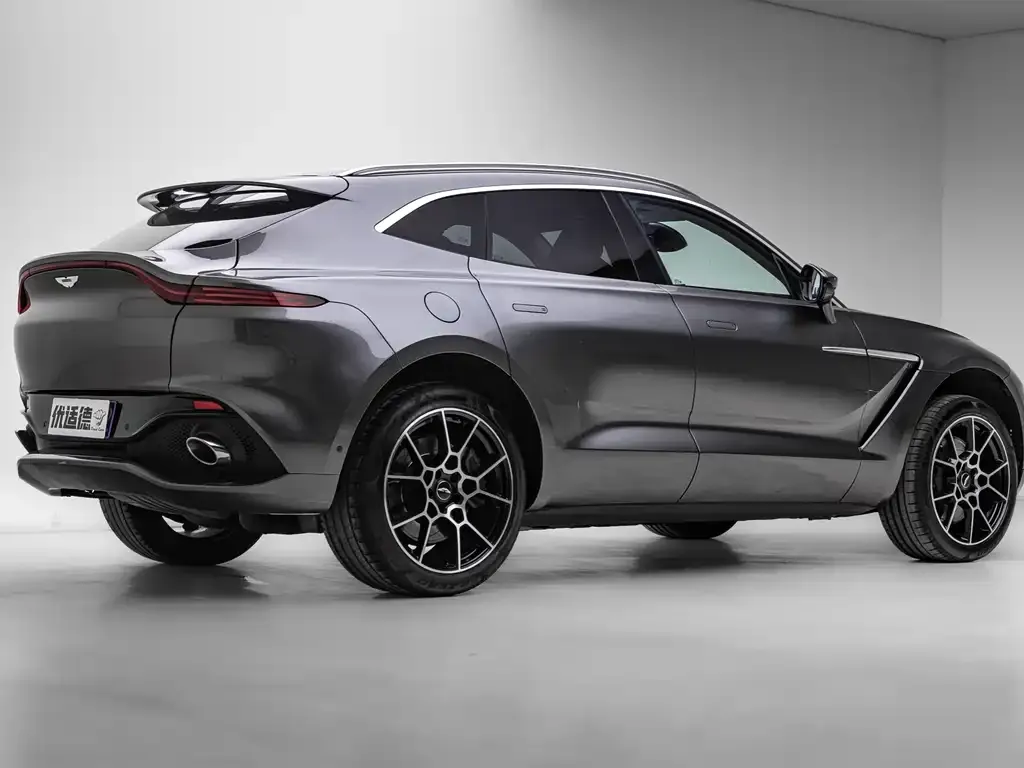 Aston Martin DBX — фото 2