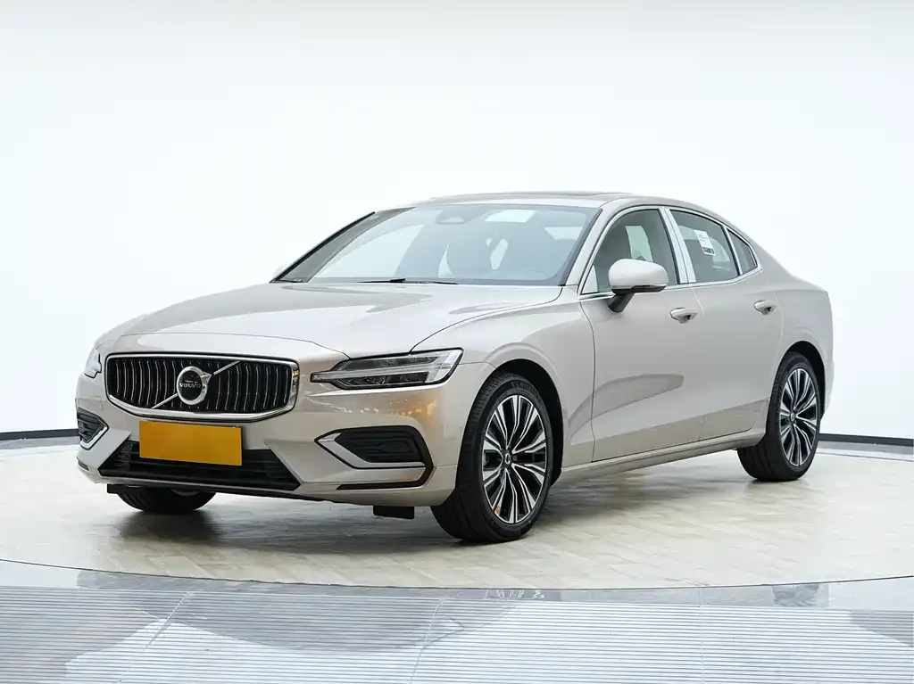 Volvo S60 — фото 1