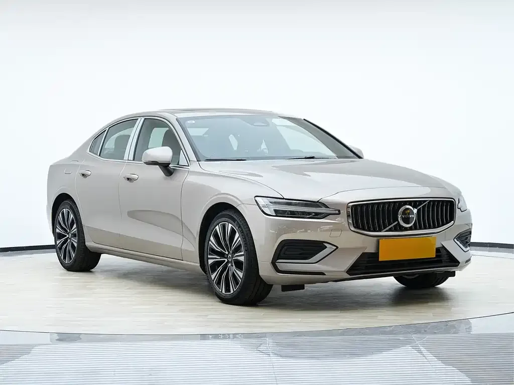 Volvo S60 — фото 7