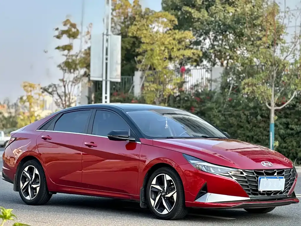 Hyundai Elantra — фото 3