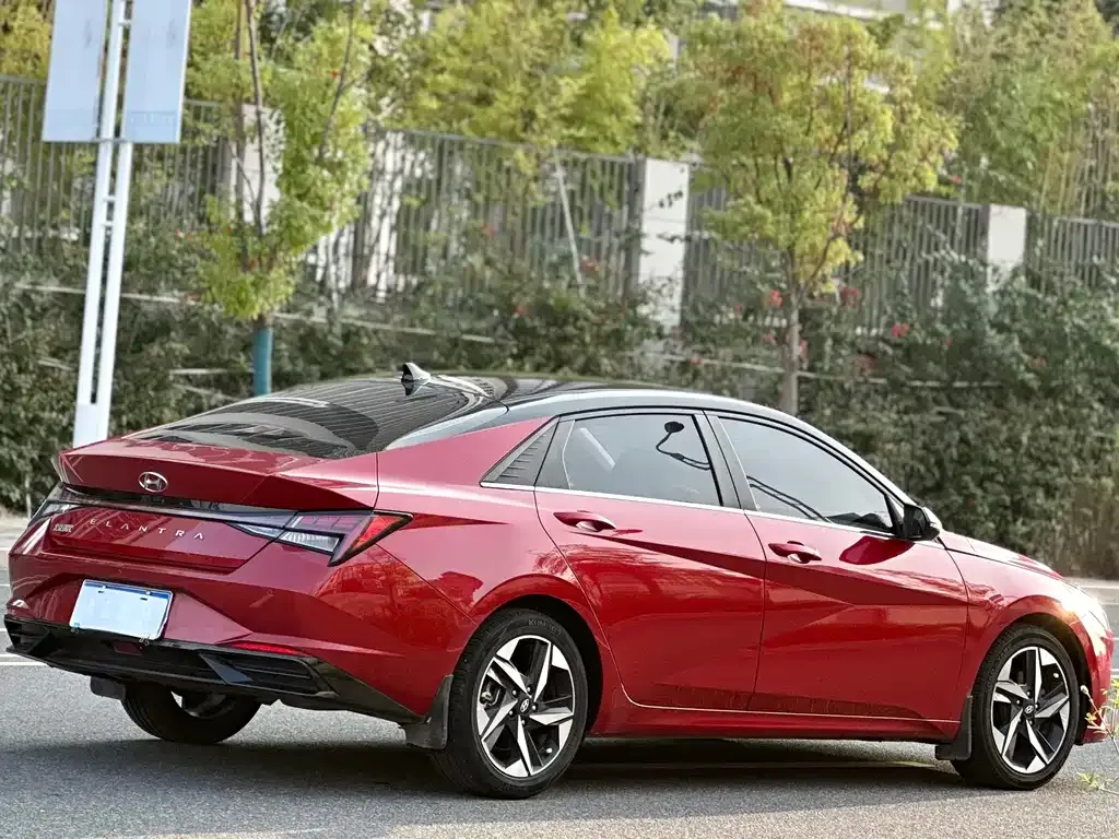 Hyundai Elantra — фото 5