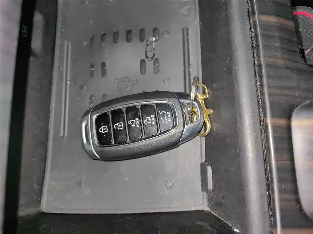 Hyundai Custo — фото 10