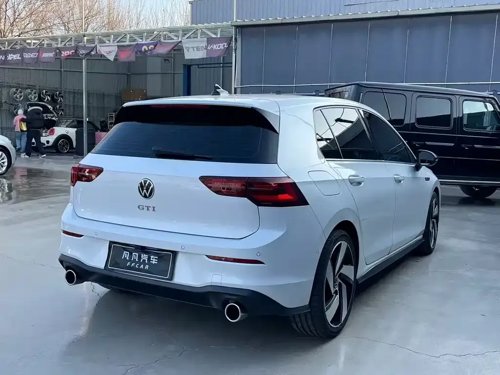 Volkswagen Golf GTI — фото 4