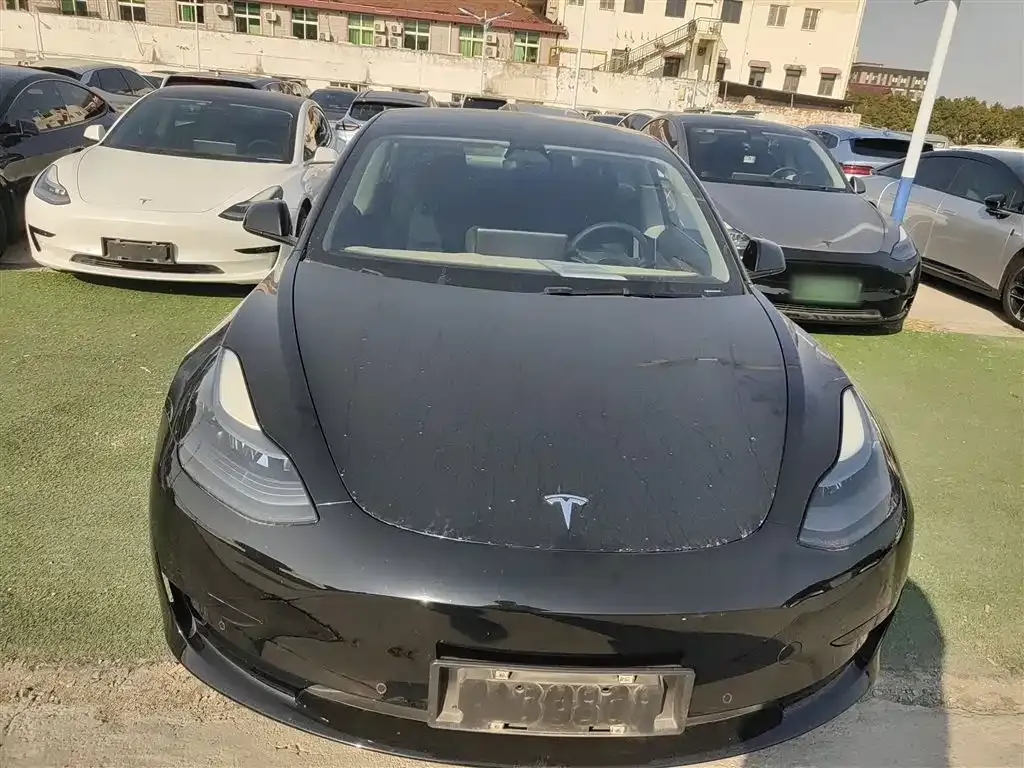 Tesla Model 3 — фото 7