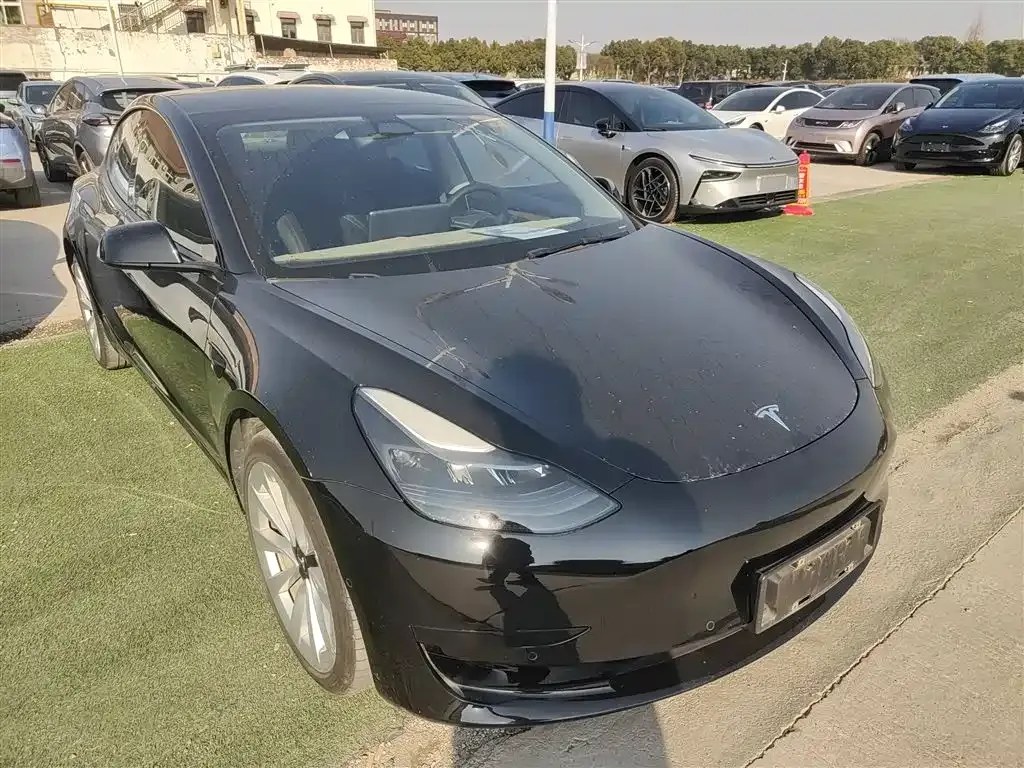 Tesla Model 3 — фото 3