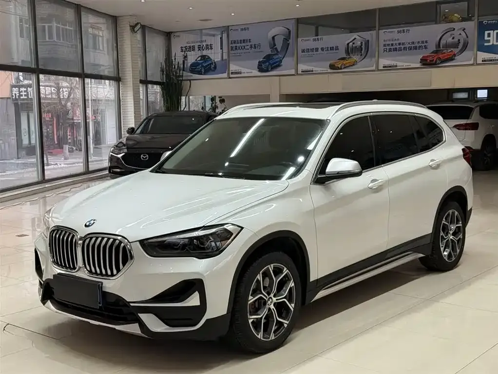 BMW X1 — фото 1