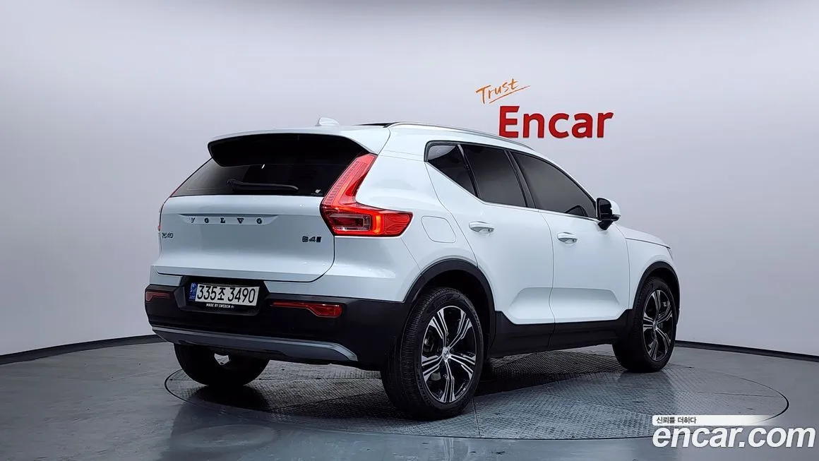Volvo XC40 — фото 2