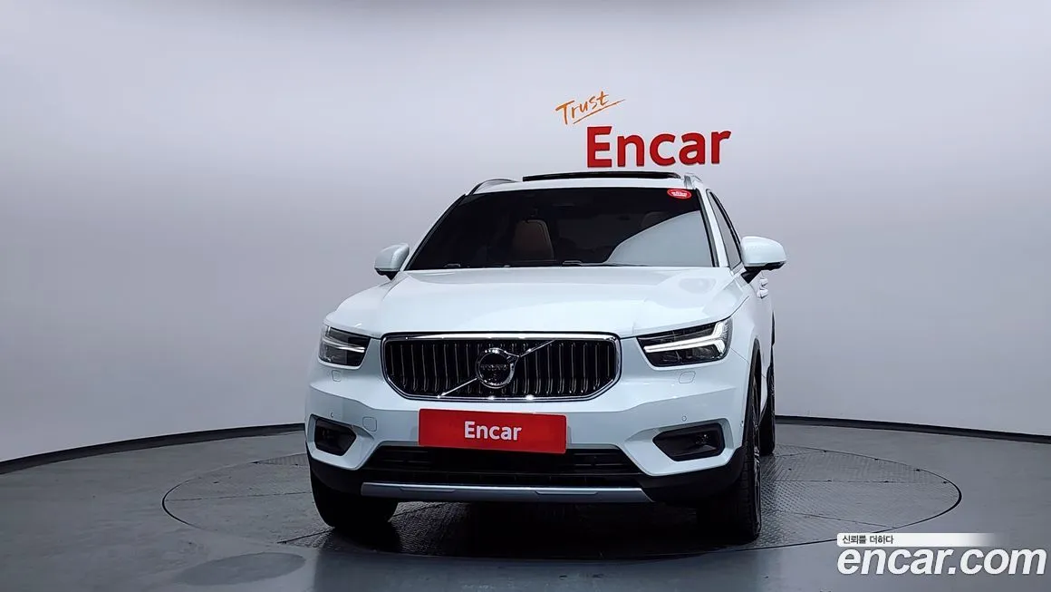 Volvo XC40 — фото 3