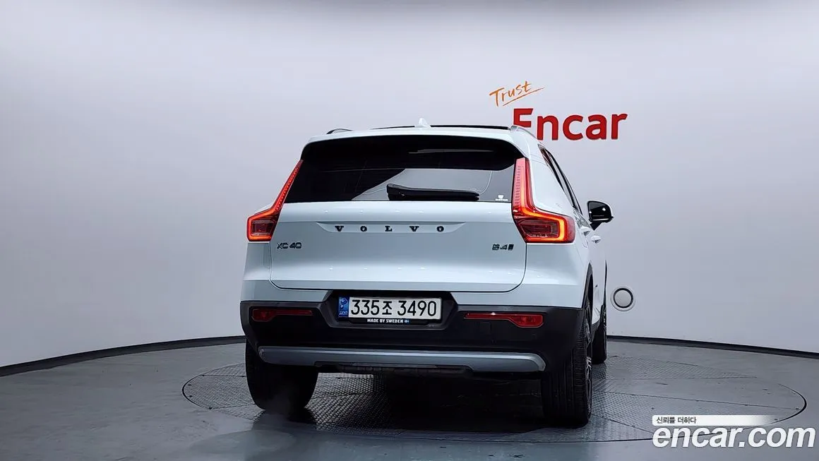 Volvo XC40 — фото 4