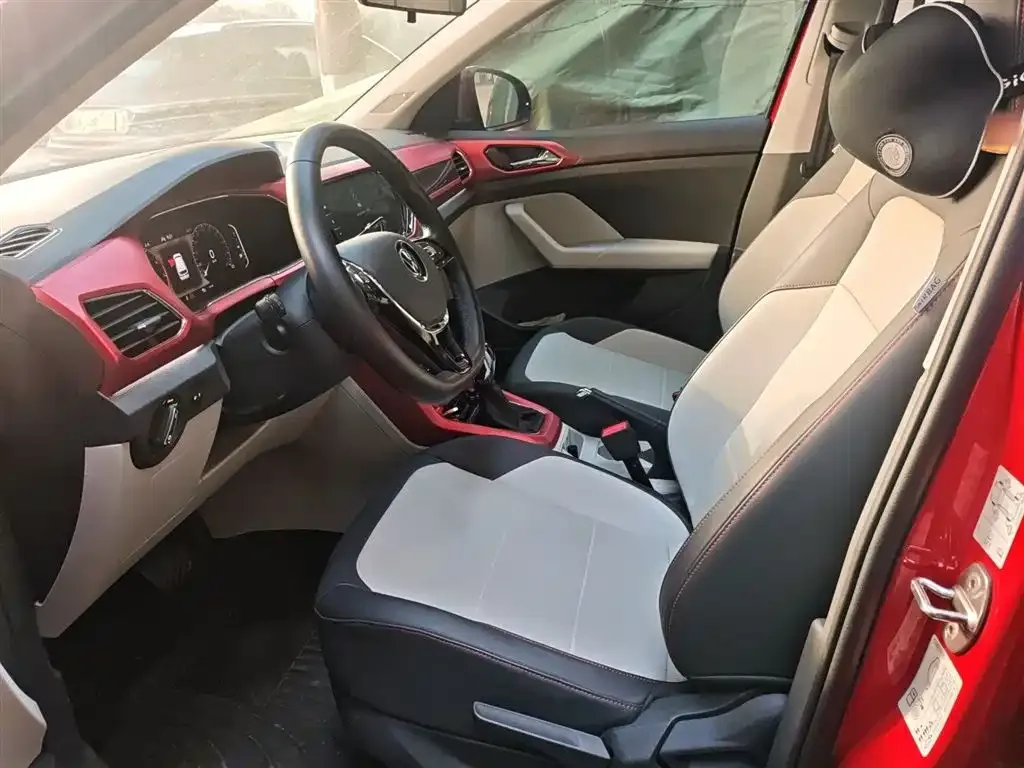 Volkswagen T-Cross — фото 10