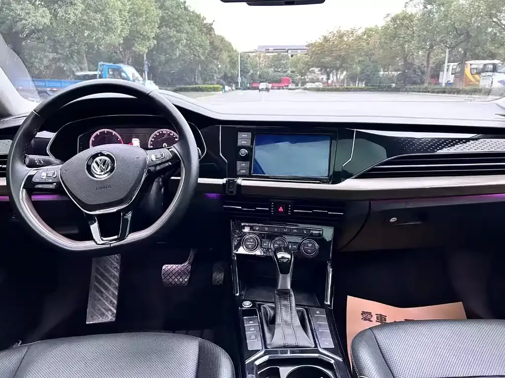 Volkswagen Passat — фото 10