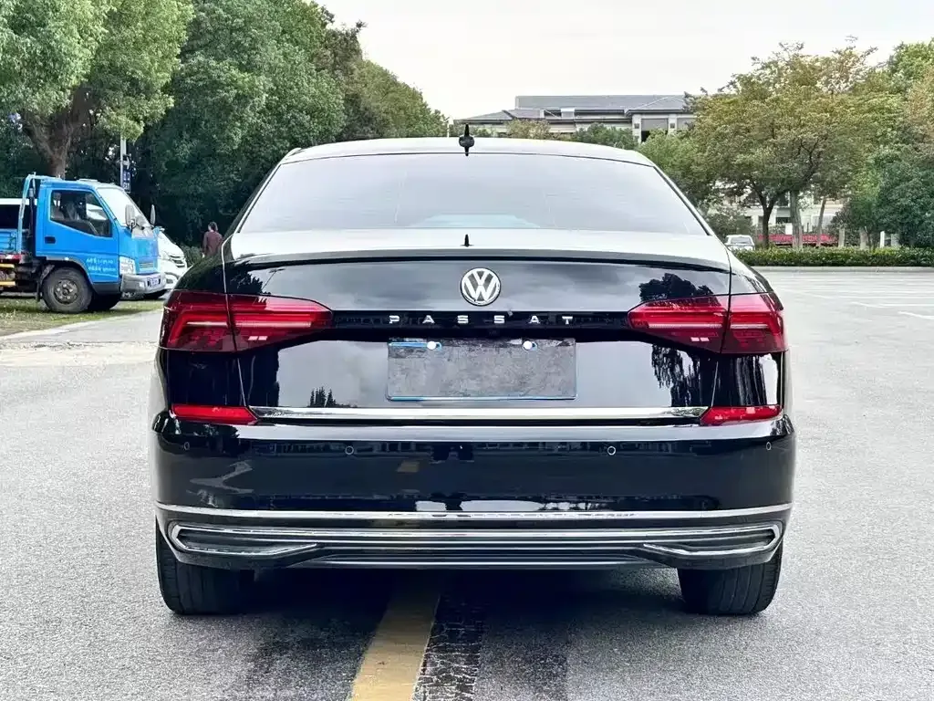Volkswagen Passat — фото 3