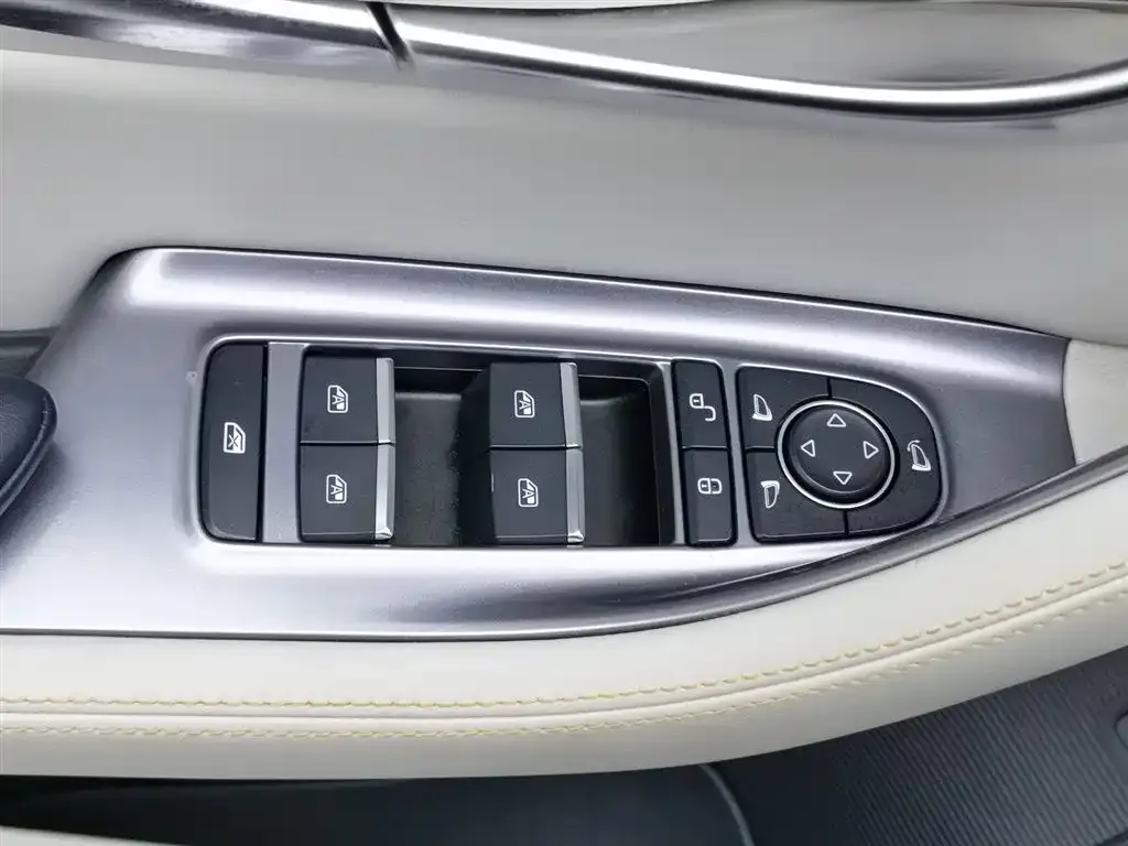 BYD PLUS New Energy — фото 9