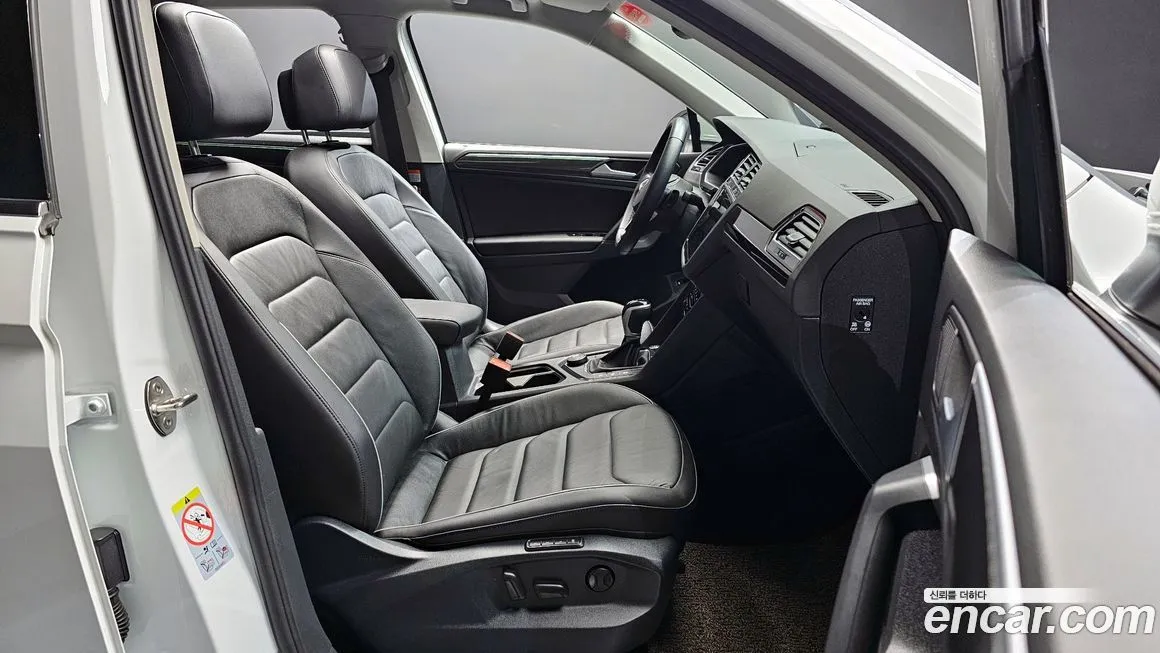 Volkswagen Tiguan — фото 10