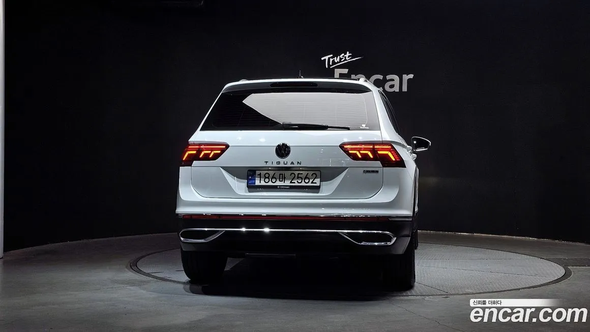 Volkswagen Tiguan — фото 4