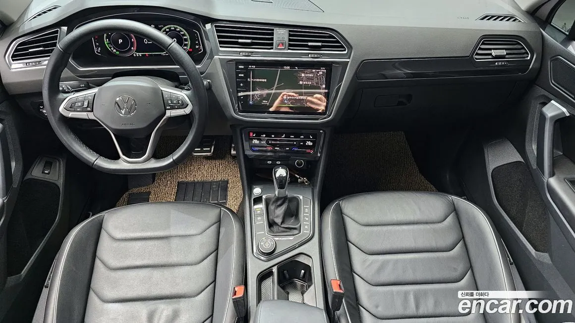Volkswagen Tiguan — фото 7