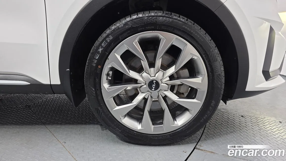 Kia Sorento — фото 9