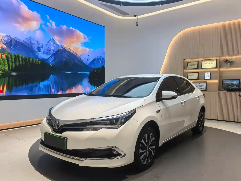 Toyota Corolla Hybrid — фото 1