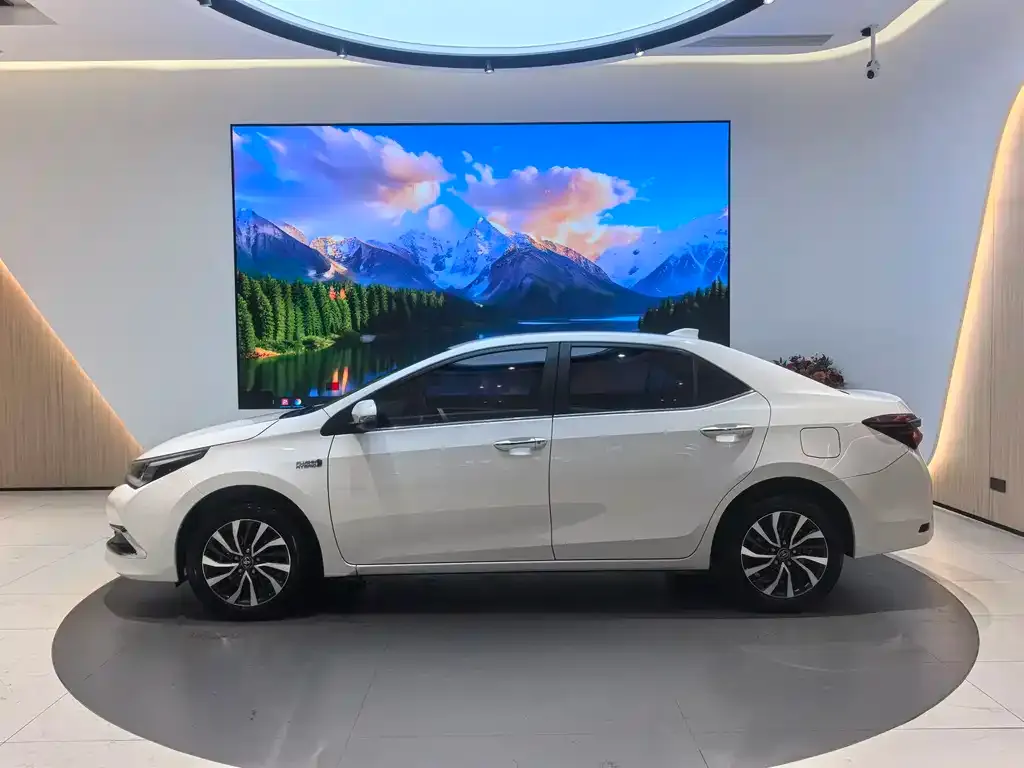 Toyota Corolla Hybrid — фото 4