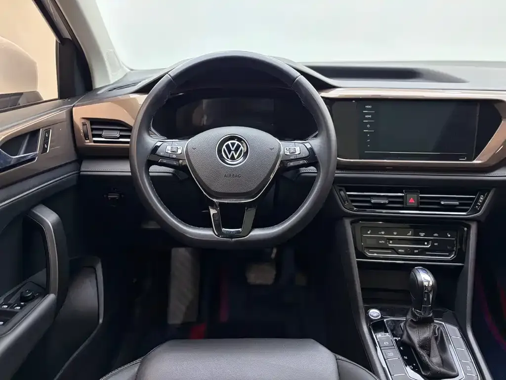 Volkswagen Tharu — фото 6