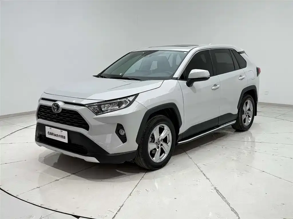Toyota RAV4 — фото 5