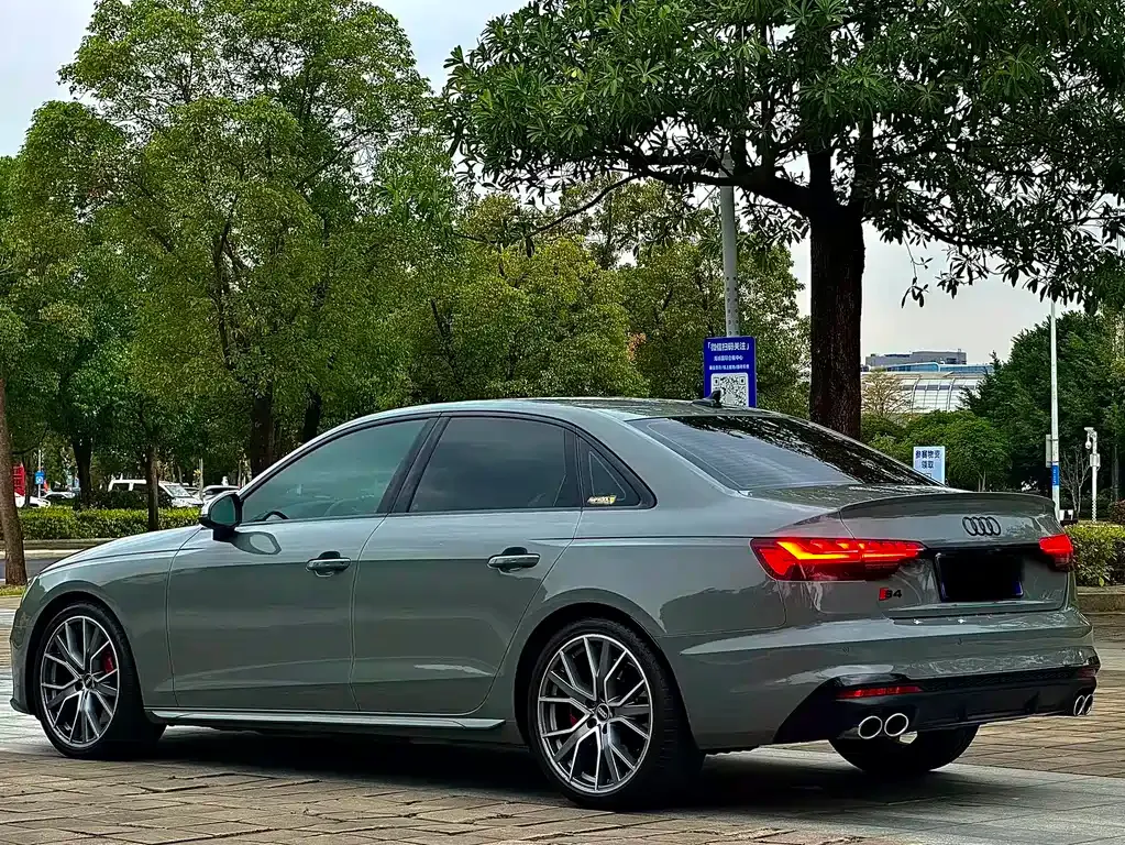 Audi S4 — фото 6