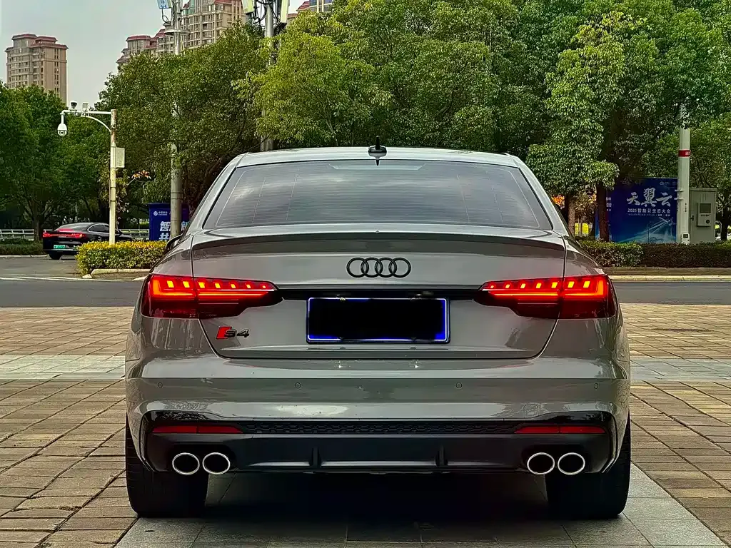 Audi S4 — фото 9