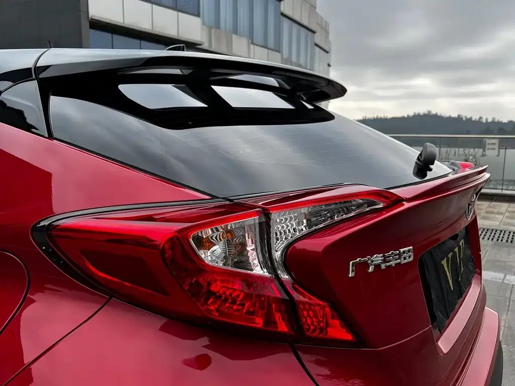 Toyota C-HR — фото 6