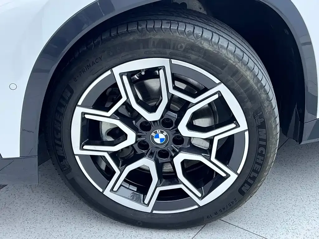 BMW X1 — фото 10