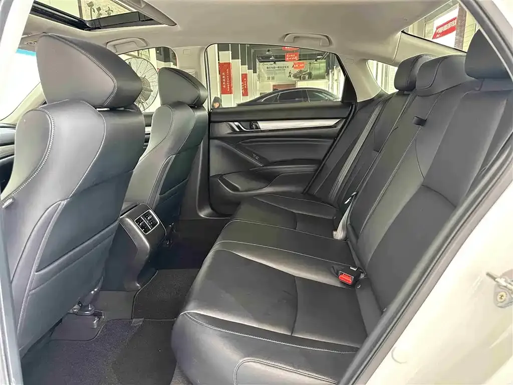 Honda Accord — фото 5