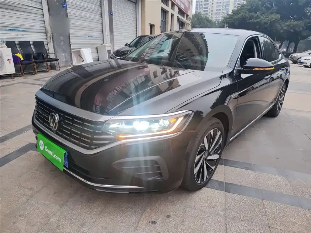 Volkswagen Passat — фото 1