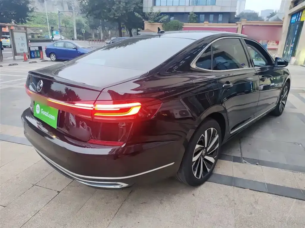 Volkswagen Passat — фото 6
