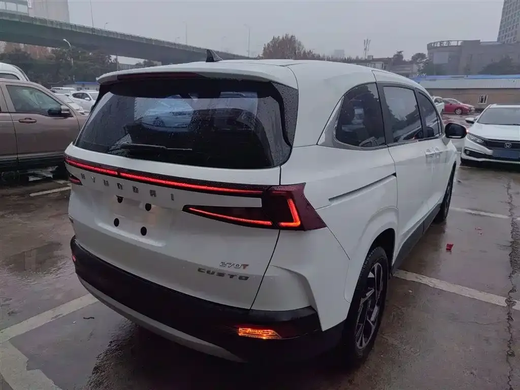 Hyundai Custo — фото 2