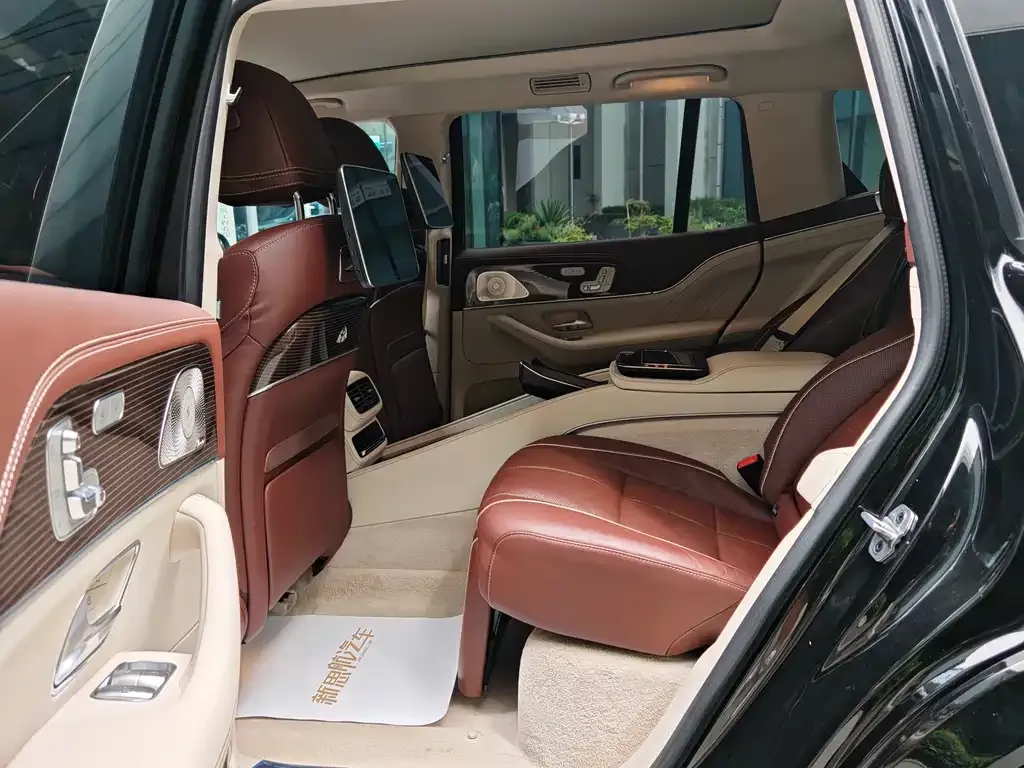 Mercedes-Benz GLS — фото 7