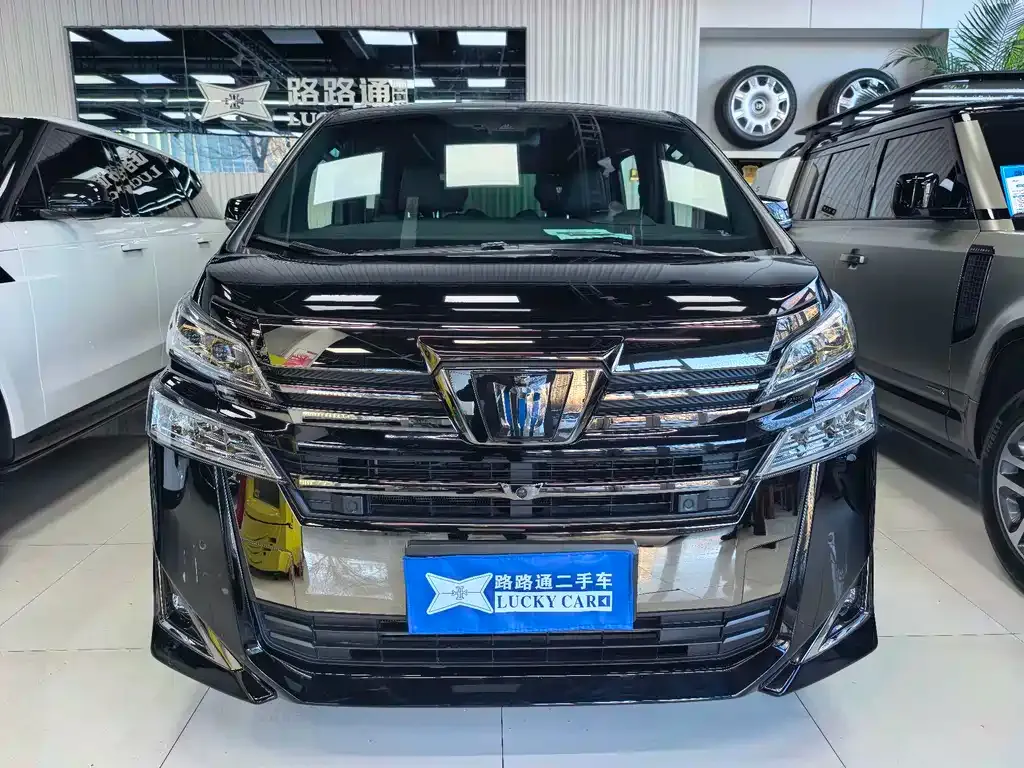 Toyota Vellfire — фото 5