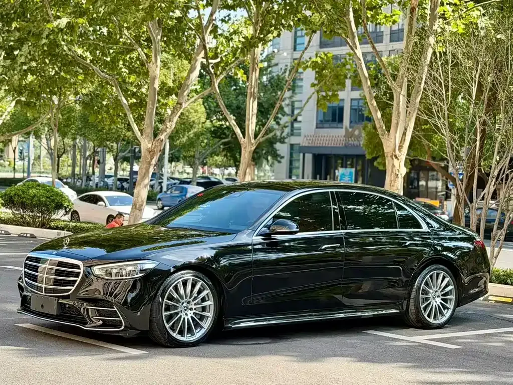 Mercedes-Benz S-Class — фото 1