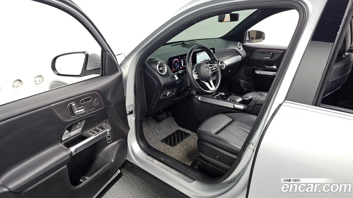 Mercedes-Benz GLB-Class — фото 10