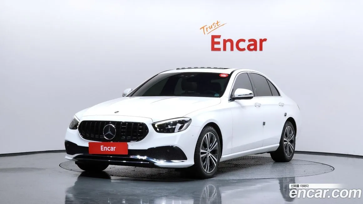 Mercedes-Benz E-Class — фото 1