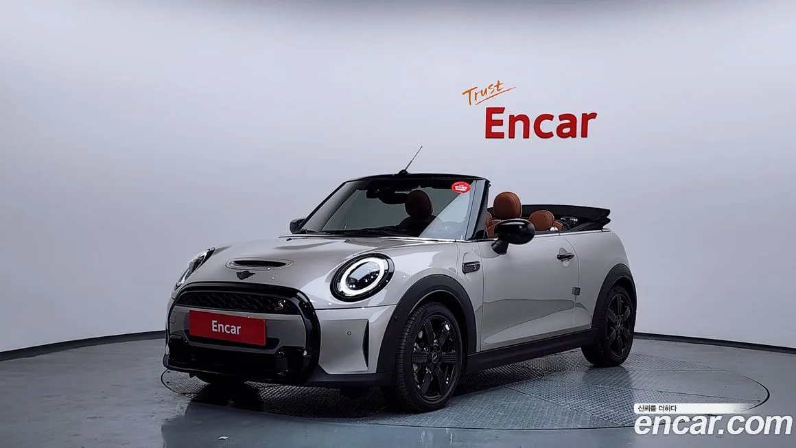 Mini Cooper Convertible — фото 1